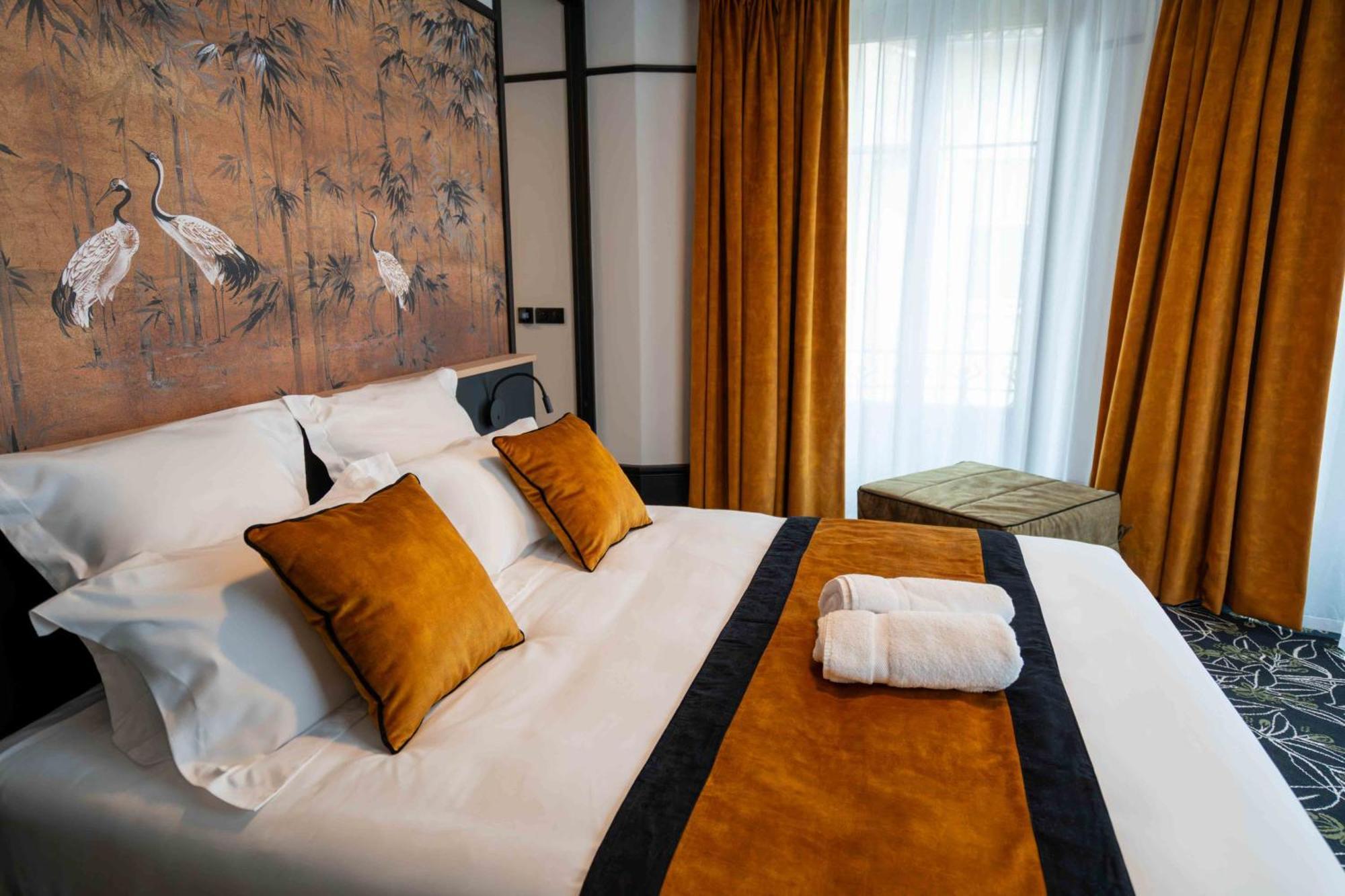 Hotel Et Restaurant Le Regina Le Puy-en-Velay ภายนอก รูปภาพ