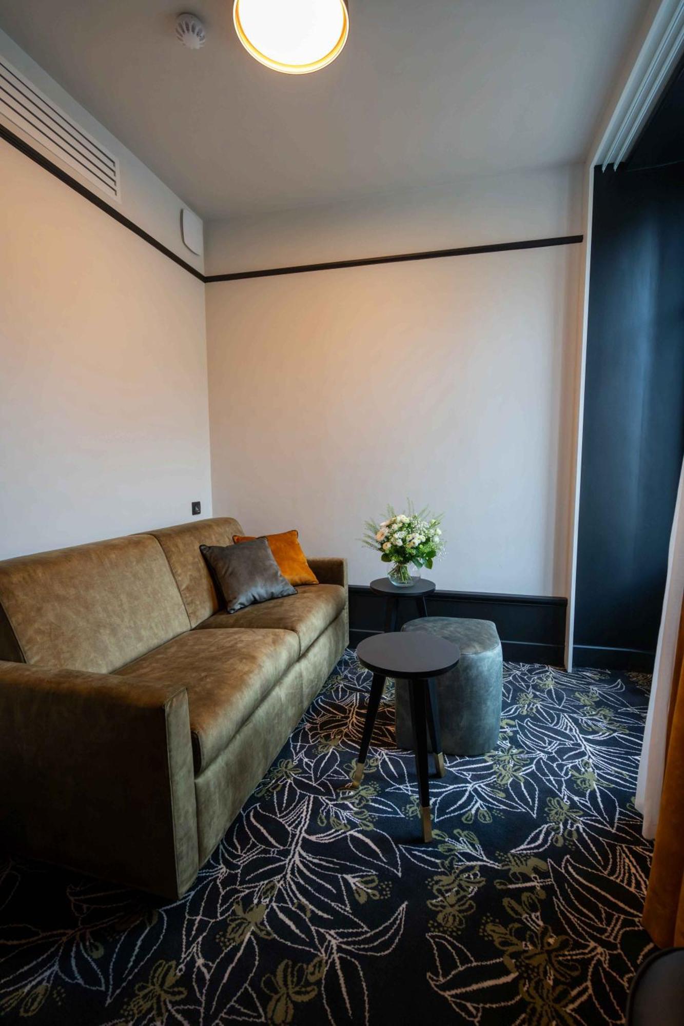 Hotel Et Restaurant Le Regina Le Puy-en-Velay ภายนอก รูปภาพ
