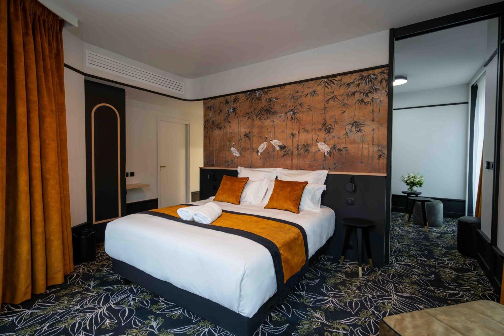 Hotel Et Restaurant Le Regina Le Puy-en-Velay ภายนอก รูปภาพ