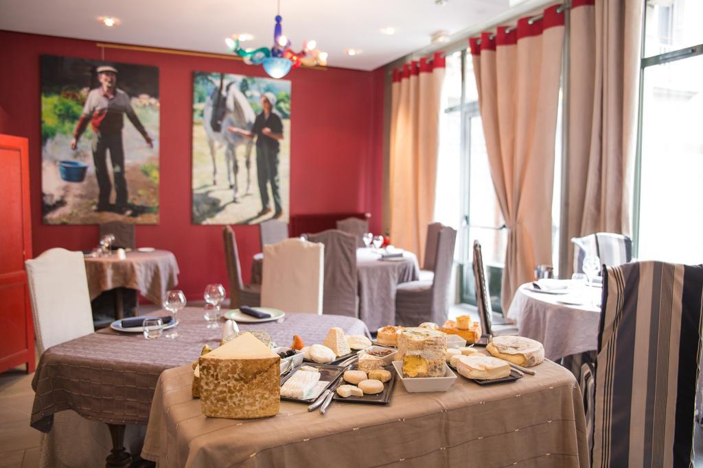 Hotel Et Restaurant Le Regina Le Puy-en-Velay ภายนอก รูปภาพ